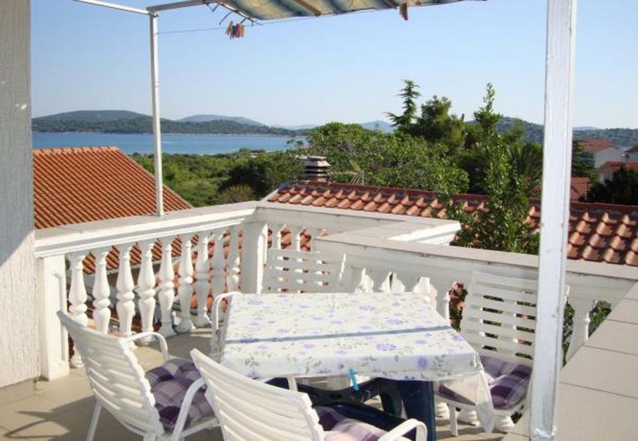 Ferienwohnung in Tribunj - Ferienwohnung in Tribunj mit Meerblick, Balkon, Klimaanlage, W-LAN (5037-2)