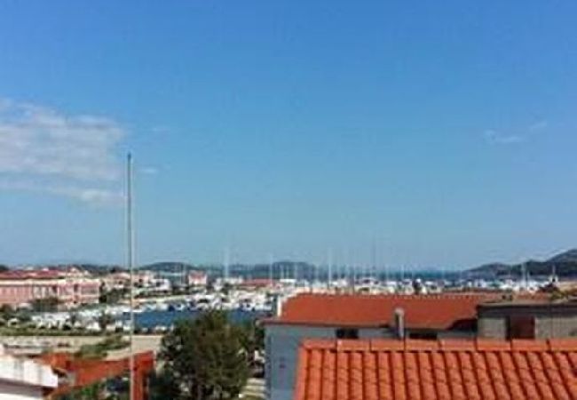 Ferienwohnung in Tribunj - Ferienwohnung in Tribunj mit Balkon, Klimaanlage, W-LAN (5038-3) Ferienwohnung in Tribunj - Ferienwohnung in Tribunj mit Balkon, Klimaanlage, W-LAN (5038-3)