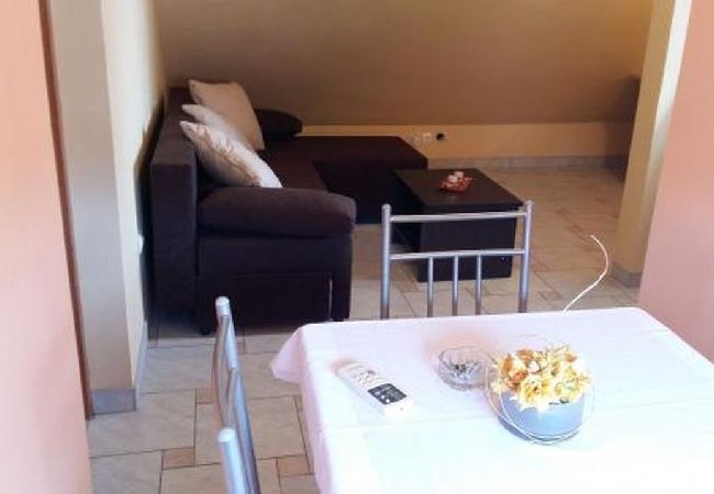 Ferienwohnung in Tribunj - Ferienwohnung in Tribunj mit Balkon, Klimaanlage, W-LAN (5038-3) Ferienwohnung in Tribunj - Ferienwohnung in Tribunj mit Balkon, Klimaanlage, W-LAN (5038-3)