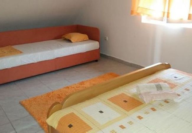 Ferienwohnung in Tribunj - Ferienwohnung in Tribunj mit Balkon, Klimaanlage, W-LAN (5038-3) Ferienwohnung in Tribunj - Ferienwohnung in Tribunj mit Balkon, Klimaanlage, W-LAN (5038-3)