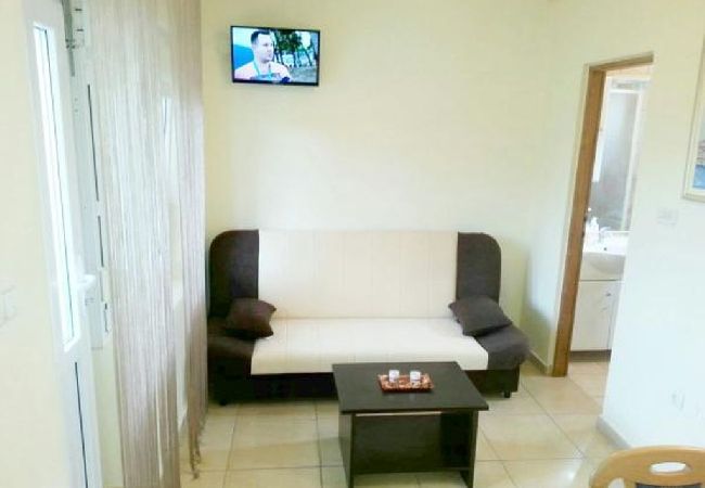 Ferienwohnung in Tribunj - Ferienwohnung in Tribunj mit Terrasse, Klimaanlage, W-LAN (5038-2) Ferienwohnung in Tribunj - Ferienwohnung in Tribunj mit Terrasse, Klimaanlage, W-LAN (5038-2)