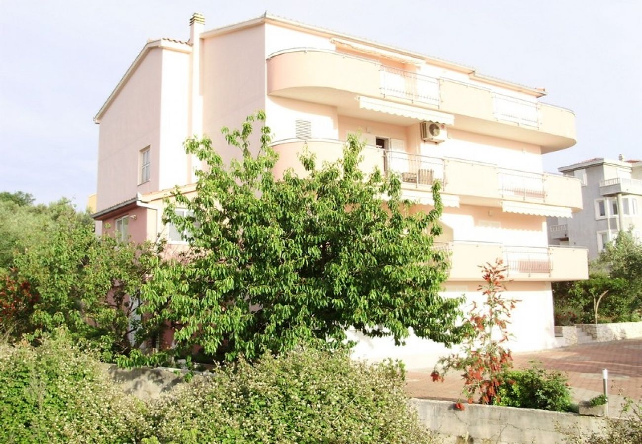 Ferienwohnung in Okrug Gornji - Ferienwohnung in Okrug Gornji mit Meerblick, Balkon, Klimaanlage, W-LAN (5048-5)