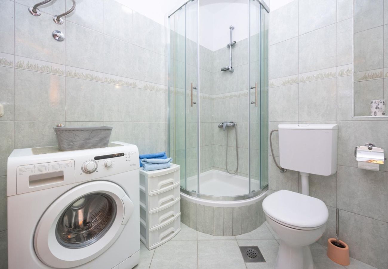 Ferienwohnung in Okrug Gornji - Ferienwohnung in Okrug Gornji mit Meerblick, Terrasse, Klimaanlage, W-LAN (5049-3)