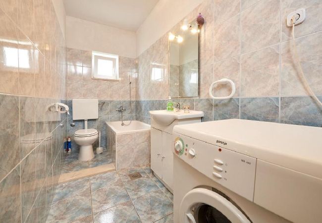Ferienwohnung in Seget Vranjica - Ferienwohnung in Seget Vranjica mit Meerblick, Terrasse, Klimaanlage, W-LAN (5052-5) Ferienwohnung in Seget Vranjica - Ferienwohnung in Seget Vranjica mit Meerblick, Terrasse, Klimaanlage, W-LAN (5052-5)