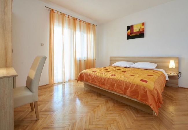 Ferienwohnung in Seget Vranjica - Ferienwohnung in Seget Vranjica mit Meerblick, Terrasse, Klimaanlage, W-LAN (5052-5) Ferienwohnung in Seget Vranjica - Ferienwohnung in Seget Vranjica mit Meerblick, Terrasse, Klimaanlage, W-LAN (5052-5)