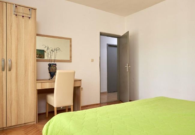 Ferienwohnung in Seget Vranjica - Ferienwohnung in Seget Vranjica mit Meerblick, Terrasse, Klimaanlage, W-LAN (5052-5) Ferienwohnung in Seget Vranjica - Ferienwohnung in Seget Vranjica mit Meerblick, Terrasse, Klimaanlage, W-LAN (5052-5)