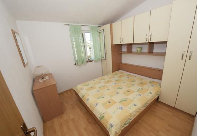 Ferienwohnung in Seget Vranjica - Ferienwohnung in Seget Vranjica mit Meerblick, Balkon, Klimaanlage, W-LAN (5052-4) Ferienwohnung in Seget Vranjica - Ferienwohnung in Seget Vranjica mit Meerblick, Balkon, Klimaanlage, W-LAN (5052-4)