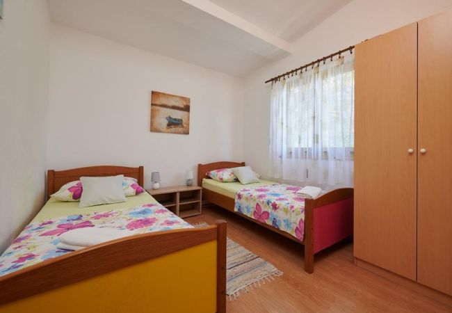 Ferienwohnung in Trogir - Ferienwohnung in Trogir mit Meerblick, Balkon, Klimaanlage, W-LAN (5055-2) Ferienwohnung in Trogir - Ferienwohnung in Trogir mit Meerblick, Balkon, Klimaanlage, W-LAN (5055-2)