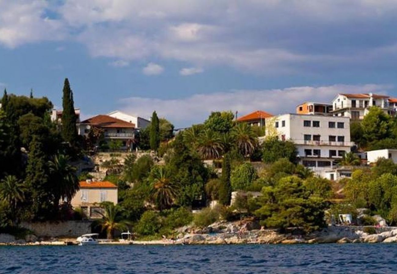 Ferienwohnung in Trogir - Ferienwohnung in Trogir mit Meerblick, Balkon, Klimaanlage, W-LAN (5055-2)