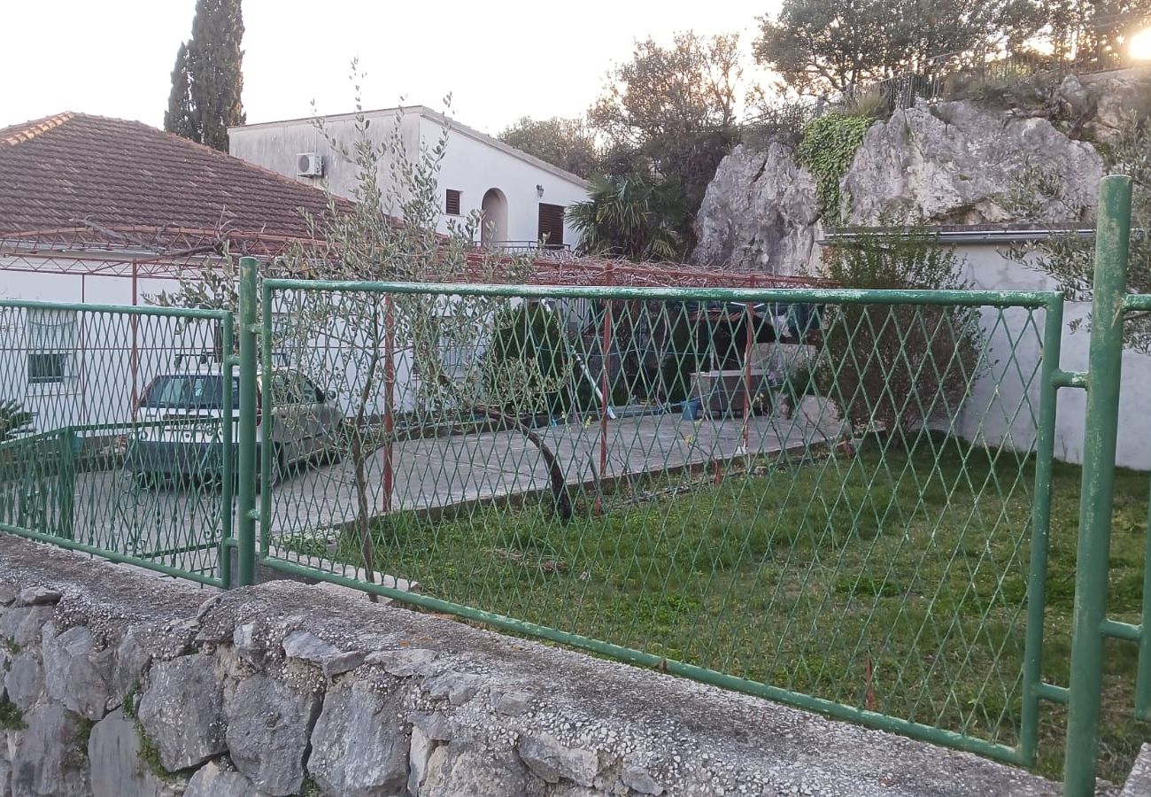 Ferienwohnung in Trogir - Ferienwohnung in Trogir mit Meerblick, Balkon, Klimaanlage, W-LAN (5055-2)