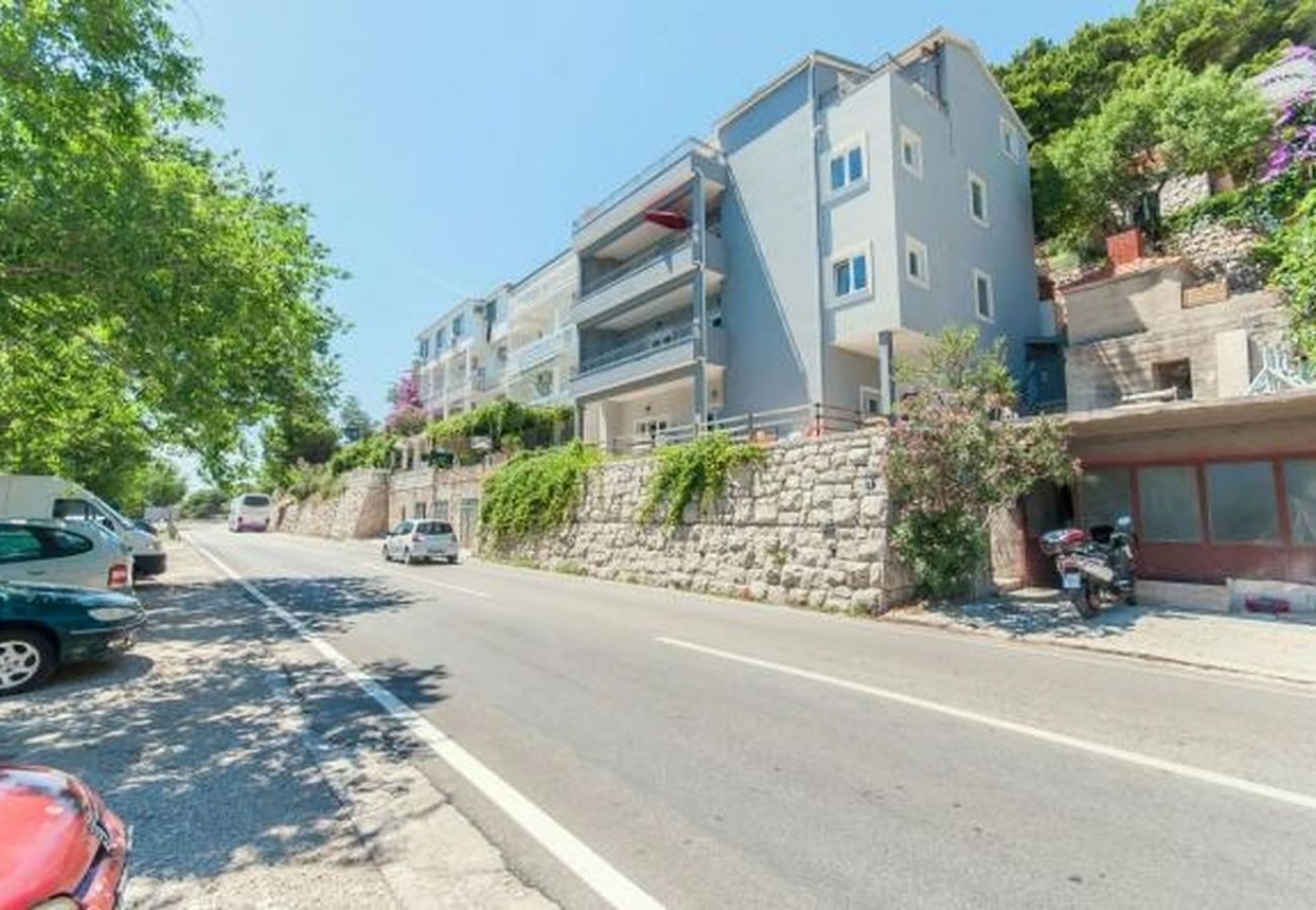 Ferienwohnung in Duce - Ferienwohnung in Duće mit Meerblick, Terrasse, Klimaanlage, W-LAN (5064-1)