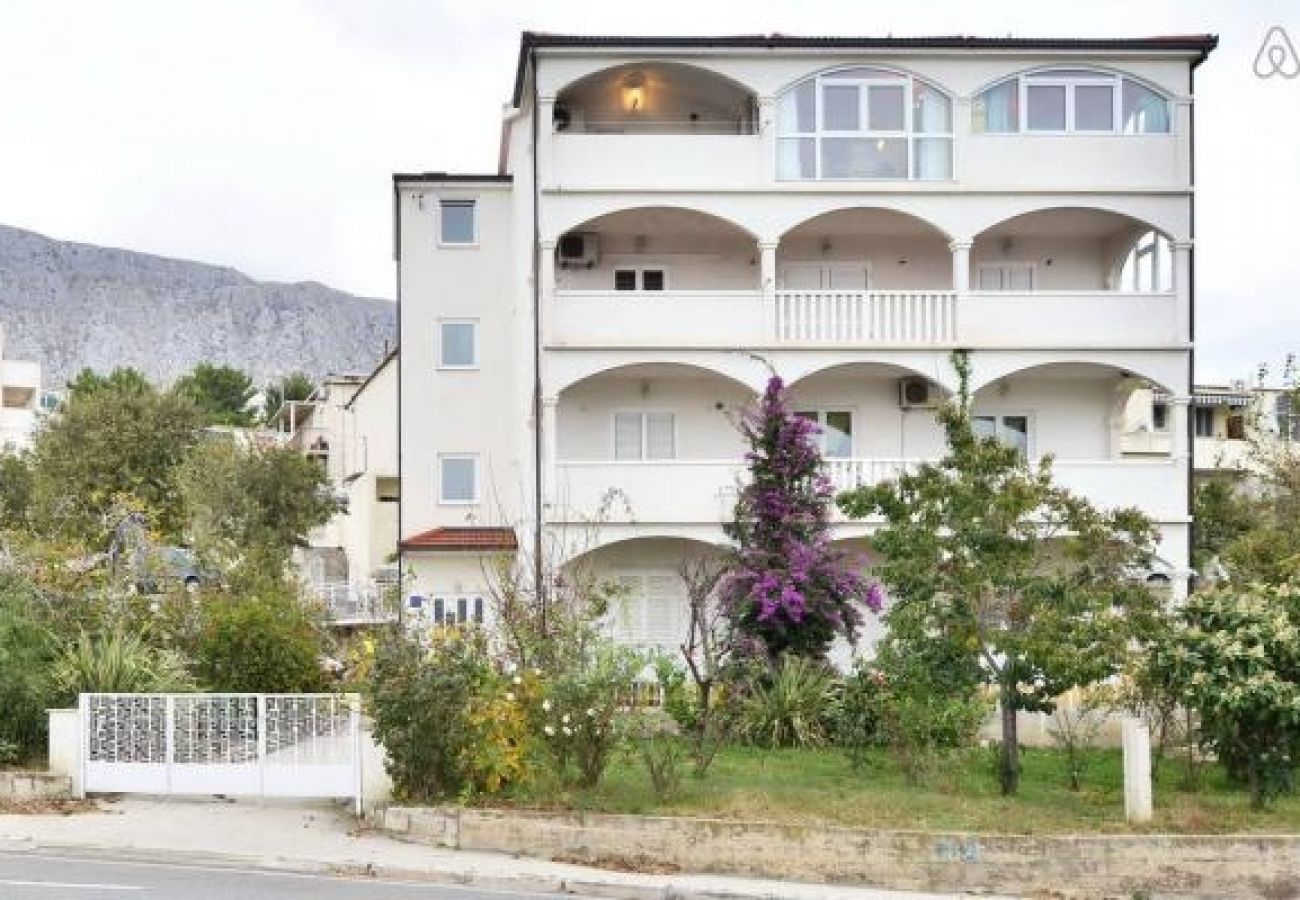 Ferienwohnung in Duce - Ferienwohnung in Duće mit Meerblick, Terrasse, Klimaanlage, W-LAN (5063-1)