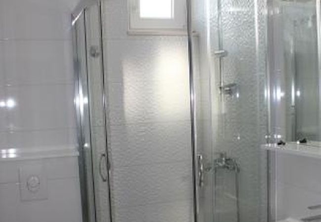 Ferienwohnung in Duce - Ferienwohnung in Duće mit Terrasse, Klimaanlage, W-LAN (5061-1) Ferienwohnung in Duce - Ferienwohnung in Duće mit Terrasse, Klimaanlage, W-LAN (5061-1)