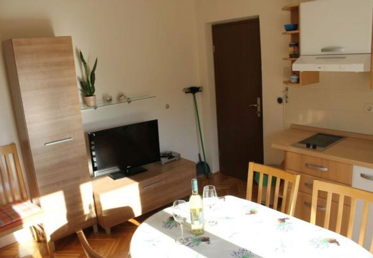 Ferienwohnung in Duce - Ferienwohnung in Duće mit Balkon, Klimaanlage, W-LAN (5061-2)