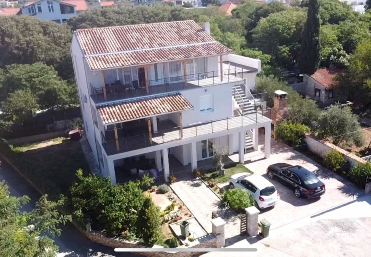 Ferienwohnung in Turanj - Ferienwohnung in Turanj mit Meerblick, Balkon, Klimaanlage, W-LAN (5075-1)