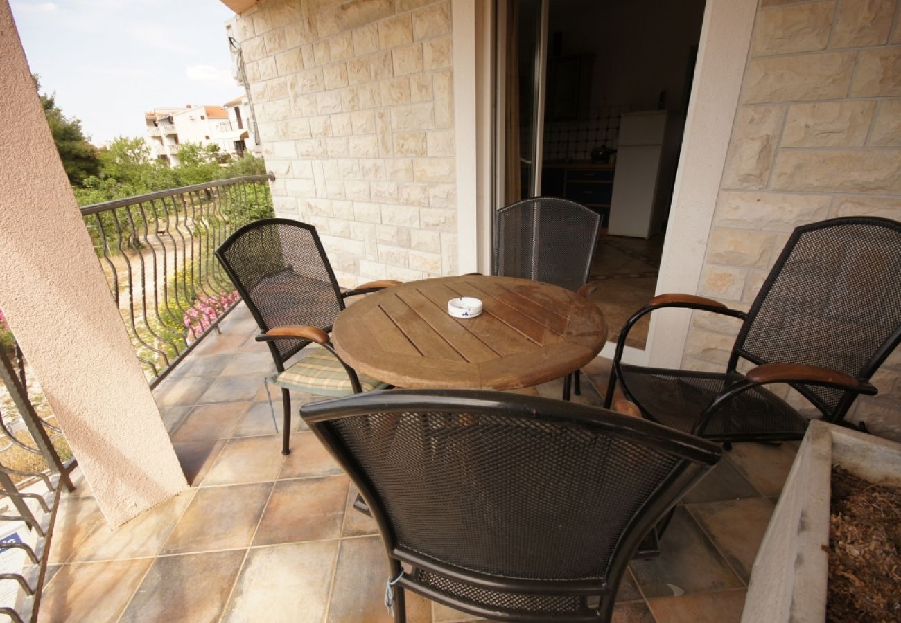 Ferienwohnung in Vodice - Ferienwohnung in Vodice mit Meerblick, Terrasse, Klimaanlage, W-LAN (144-2)