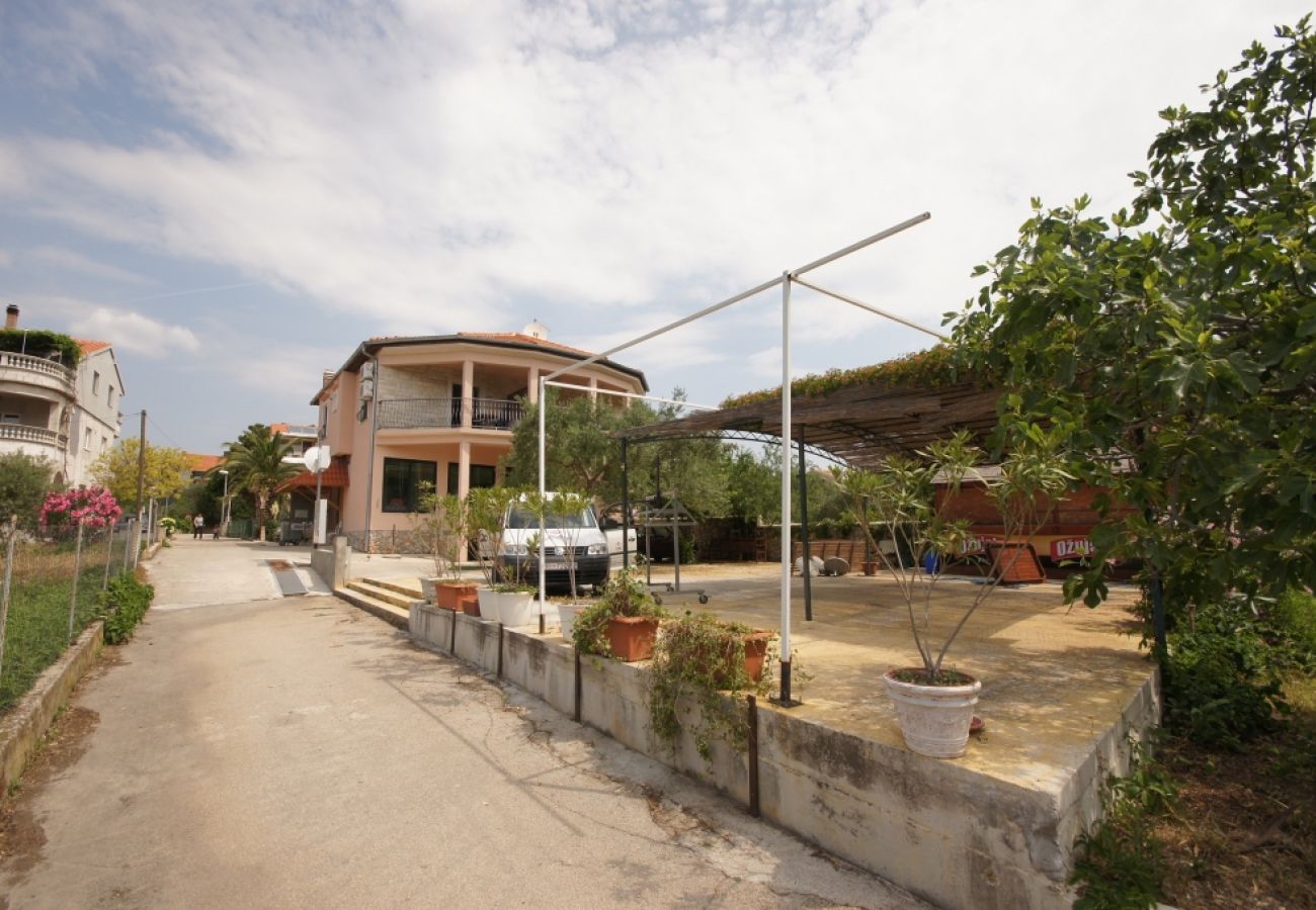 Ferienwohnung in Vodice - Ferienwohnung in Vodice mit Meerblick, Terrasse, Klimaanlage, W-LAN (144-2)