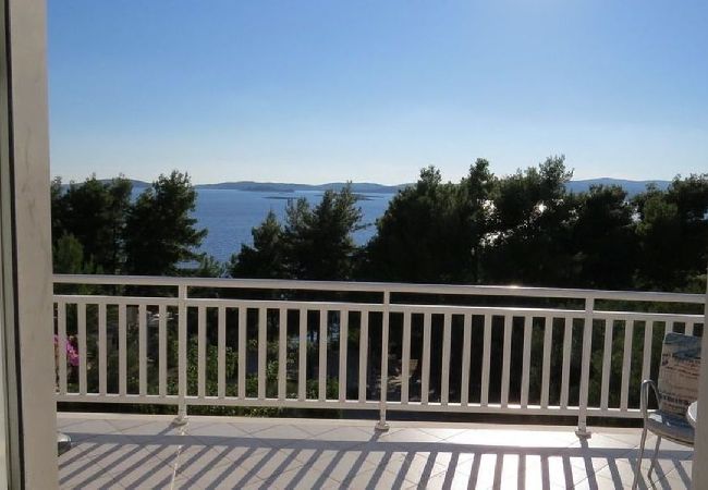 Studio in Orebic - Studioapartment in Orebić mit Meerblick, Terrasse, Klimaanlage, W-LAN (4202-3) Studio in Orebic - Studioapartment in Orebić mit Meerblick, Terrasse, Klimaanlage, W-LAN (4202-3)