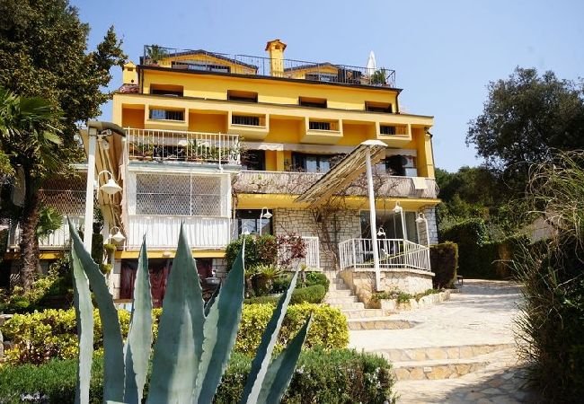 Zimmeranmietung in Rovinj - Zimmer in Rovinj mit Meerblick, Balkon, Klimaanlage, W-LAN (81-1) Zimmeranmietung in Rovinj - Zimmer in Rovinj mit Meerblick, Balkon, Klimaanlage, W-LAN (81-1)