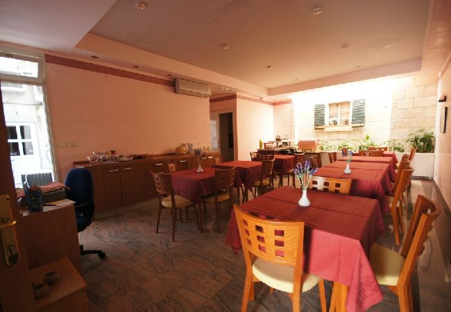 Ferienwohnung in Brela - Ferienwohnung in Brela mit Meerblick, Terrasse, Klimaanlage, W-LAN (201-2) Ferienwohnung in Brela - Ferienwohnung in Brela mit Meerblick, Terrasse, Klimaanlage, W-LAN (201-2)