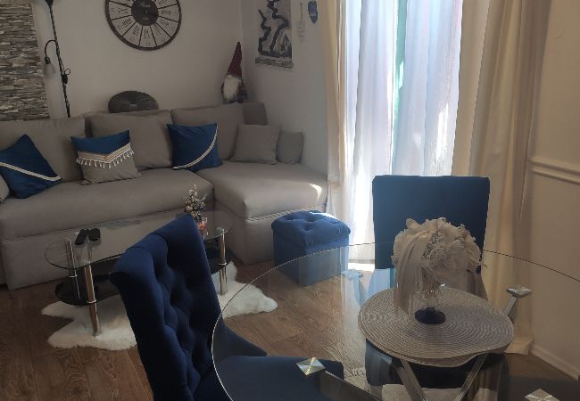 Ferienwohnung in Split - Ferienwohnung in Split mit Balkon, Klimaanlage, W-LAN, Waschmaschine (4656-1) Ferienwohnung in Split - Ferienwohnung in Split mit Balkon, Klimaanlage, W-LAN, Waschmaschine (4656-1)