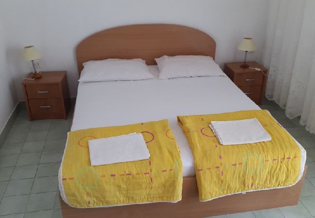 Ferienwohnung in Vinišce - Ferienwohnung in Vinišće mit Meerblick, Terrasse, Klimaanlage, W-LAN (4752-1) Ferienwohnung in Vinišce - Ferienwohnung in Vinišće mit Meerblick, Terrasse, Klimaanlage, W-LAN (4752-1)