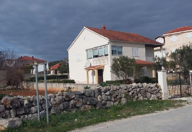 Ferienwohnung in Vinišce - Ferienwohnung in Vinišće mit Meerblick, Terrasse, Klimaanlage, W-LAN (4752-1) Ferienwohnung in Vinišce - Ferienwohnung in Vinišće mit Meerblick, Terrasse, Klimaanlage, W-LAN (4752-1)