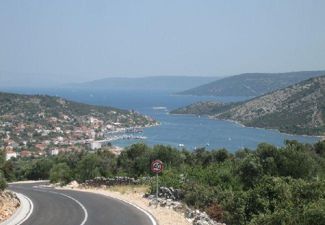 Ferienwohnung in Vinišce - Ferienwohnung in Vinišće mit Meerblick, Terrasse, Klimaanlage, W-LAN (4752-1) Ferienwohnung in Vinišce - Ferienwohnung in Vinišće mit Meerblick, Terrasse, Klimaanlage, W-LAN (4752-1)