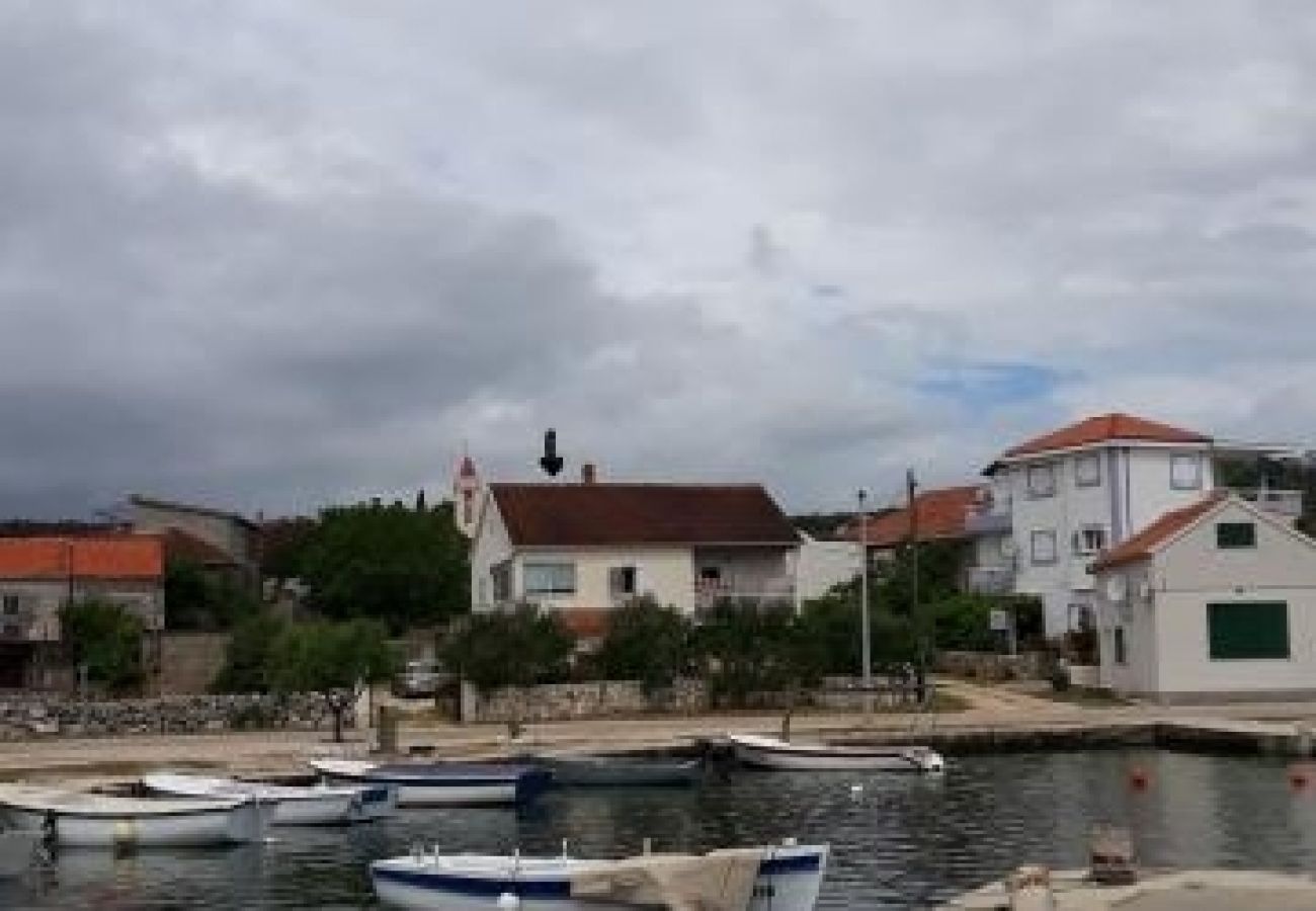 Ferienwohnung in Vinišce - Ferienwohnung in Vinišće mit Meerblick, Terrasse, Klimaanlage, W-LAN (4752-1)