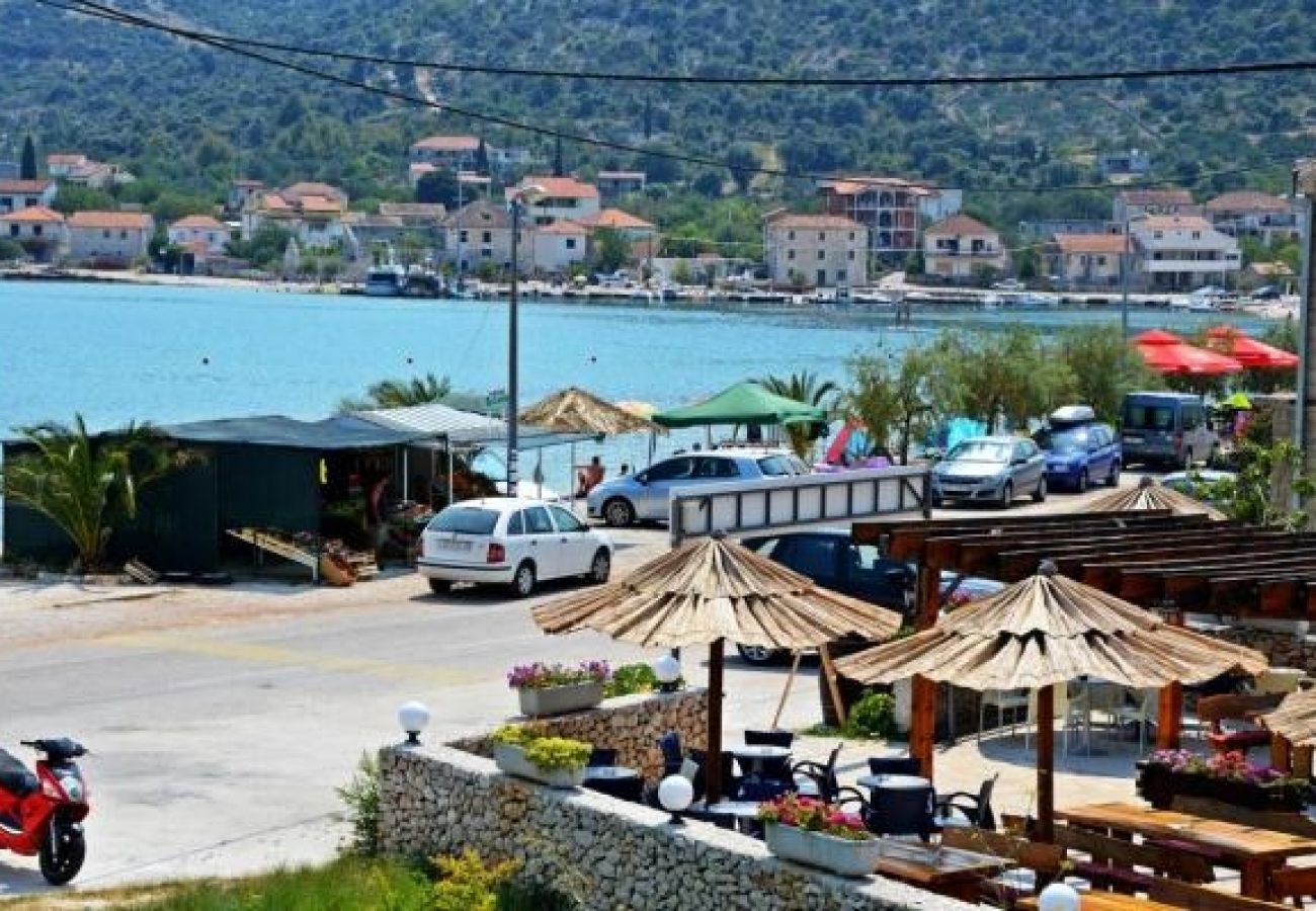 Ferienwohnung in Vinišce - Ferienwohnung in Vinišće mit Meerblick, Terrasse, Klimaanlage, W-LAN (4752-1)