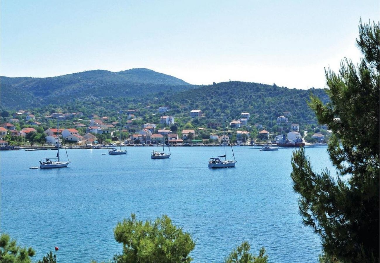 Ferienwohnung in Vinišce - Ferienwohnung in Vinišće mit Meerblick, Terrasse, Klimaanlage, W-LAN (4752-1)