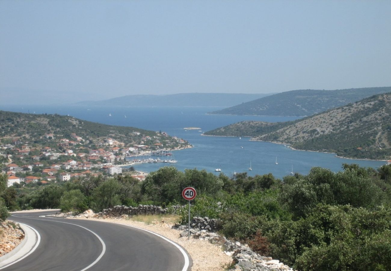 Ferienwohnung in Vinišce - Ferienwohnung in Vinišće mit Meerblick, Terrasse, Klimaanlage, W-LAN (4752-1)