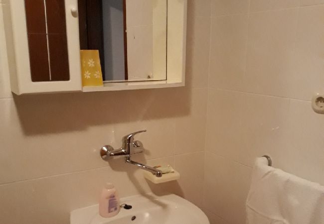 Ferienwohnung in Vinišce - Ferienwohnung in Vinišće mit Meerblick, Balkon, Klimaanlage, W-LAN (4752-2) Ferienwohnung in Vinišce - Ferienwohnung in Vinišće mit Meerblick, Balkon, Klimaanlage, W-LAN (4752-2)