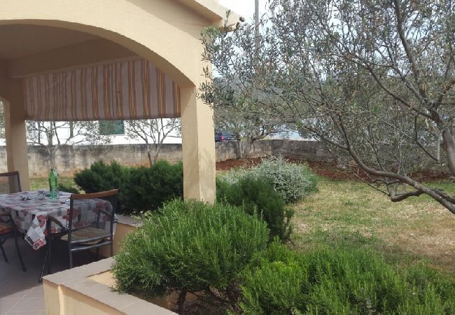 Ferienwohnung in Vinišce - Ferienwohnung in Vinišće mit Meerblick, Balkon, Klimaanlage, W-LAN (4752-2) Ferienwohnung in Vinišce - Ferienwohnung in Vinišće mit Meerblick, Balkon, Klimaanlage, W-LAN (4752-2)