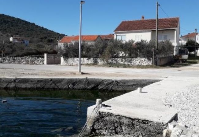 Ferienwohnung in Vinišce - Ferienwohnung in Vinišće mit Meerblick, Balkon, Klimaanlage, W-LAN (4752-2) Ferienwohnung in Vinišce - Ferienwohnung in Vinišće mit Meerblick, Balkon, Klimaanlage, W-LAN (4752-2)