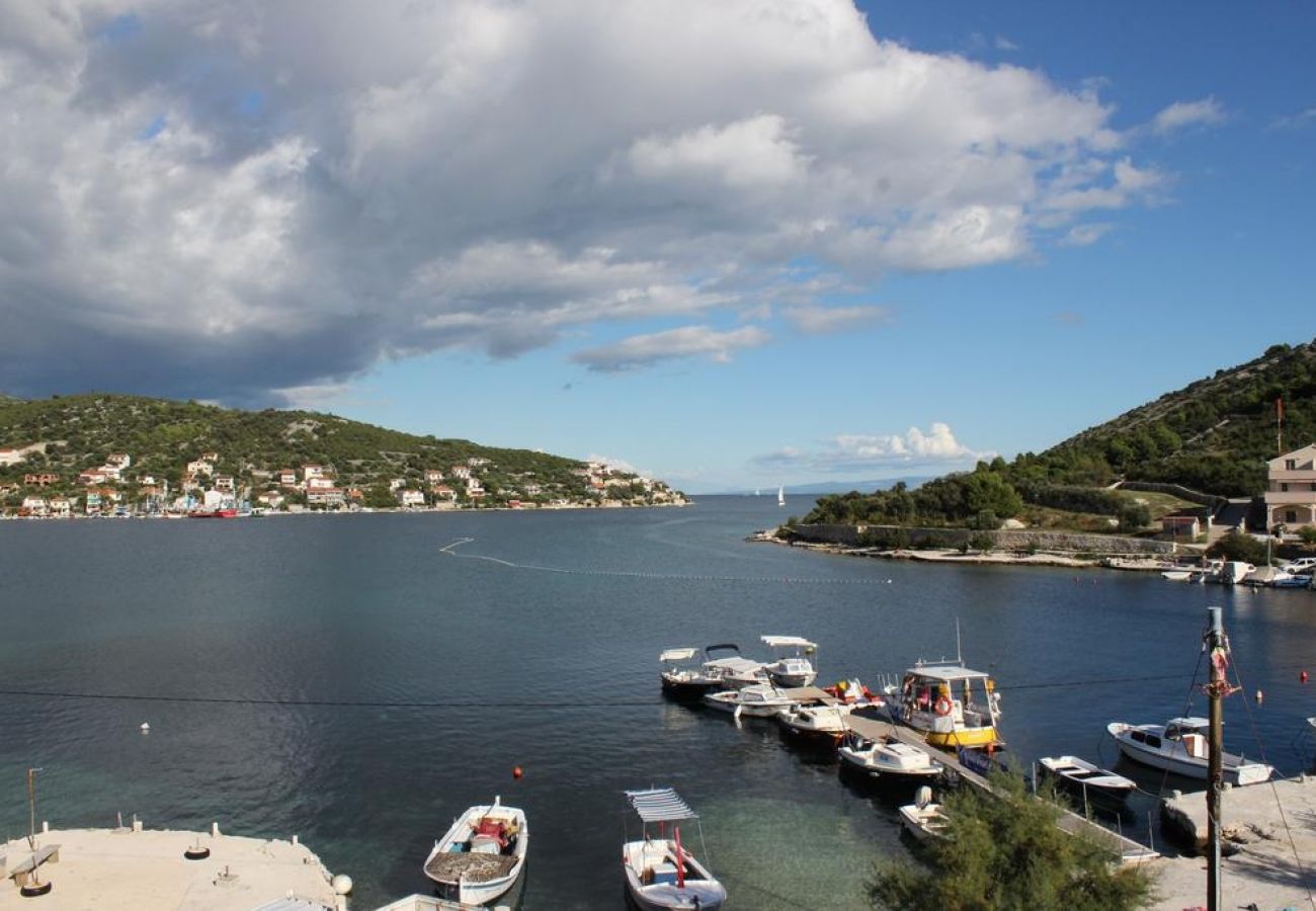 Ferienwohnung in Vinišce - Ferienwohnung in Vinišće mit Meerblick, Balkon, Klimaanlage, W-LAN (4752-2)