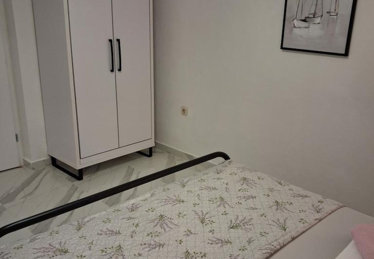 Ferienwohnung in Vinišce - Ferienwohnung in Vinišće mit Meerblick, Balkon, Klimaanlage, W-LAN (4752-2)