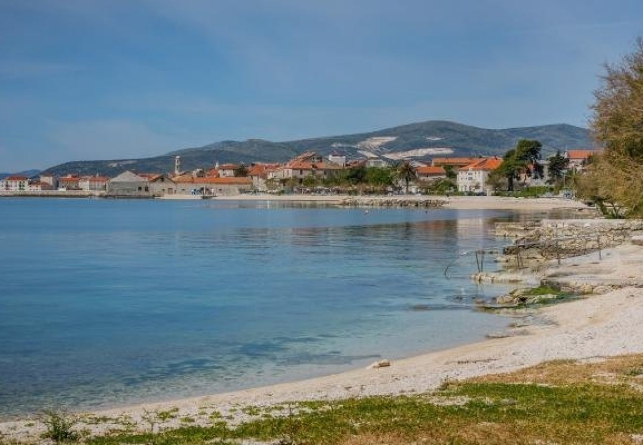 Ferienwohnung in Kaštel Novi - Ferienwohnung in Kaštel Novi mit Terrasse, Klimaanlage, W-LAN, Waschmaschine (5104-1)