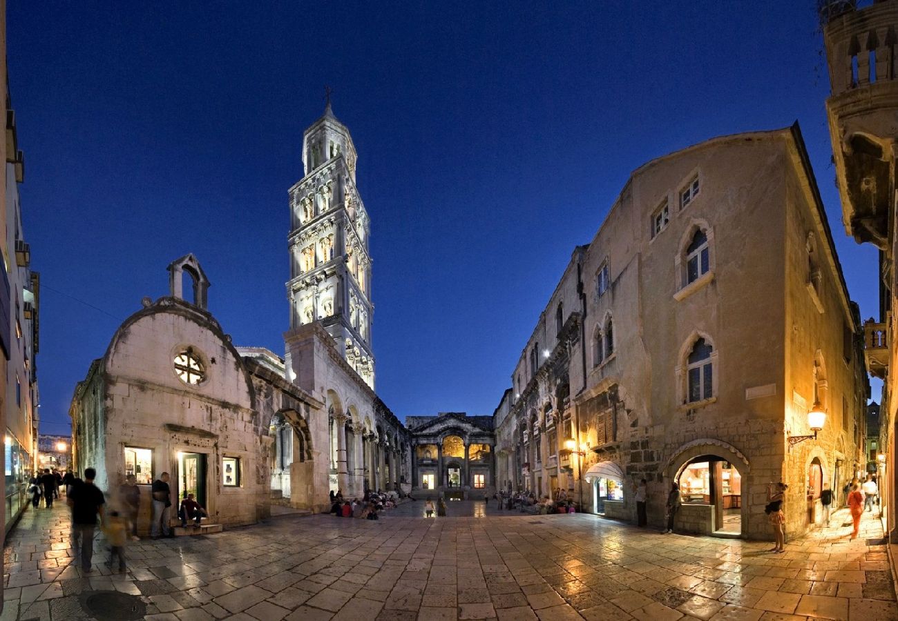 Ferienwohnung in Kaštel Novi - Ferienwohnung in Kaštel Novi mit Terrasse, Klimaanlage, W-LAN, Waschmaschine (5104-1)