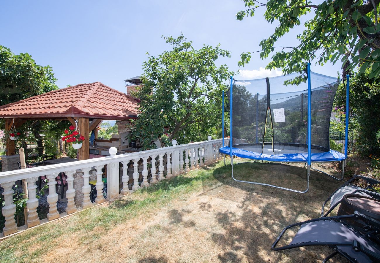 Ferienwohnung in Ika - Ferienwohnung in Ika mit Meerblick, Balkon, Klimaanlage, W-LAN (5025-2)