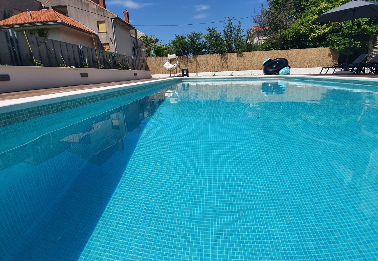 Ferienwohnung in Kaštel Lukšic - Ferienwohnung in Kaštel Lukšić mit Balkon, Klimaanlage, W-LAN, Waschmaschine (5107-4)