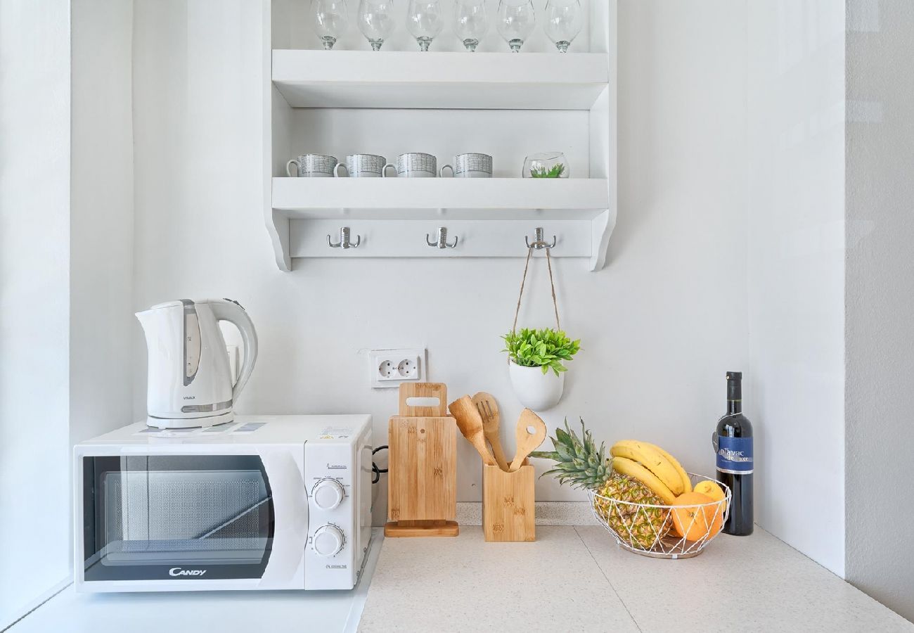 Ferienwohnung in Kaštel Lukšic - Ferienwohnung in Kaštel Lukšić mit Terrasse, Klimaanlage, W-LAN, Waschmaschine (5107-2)