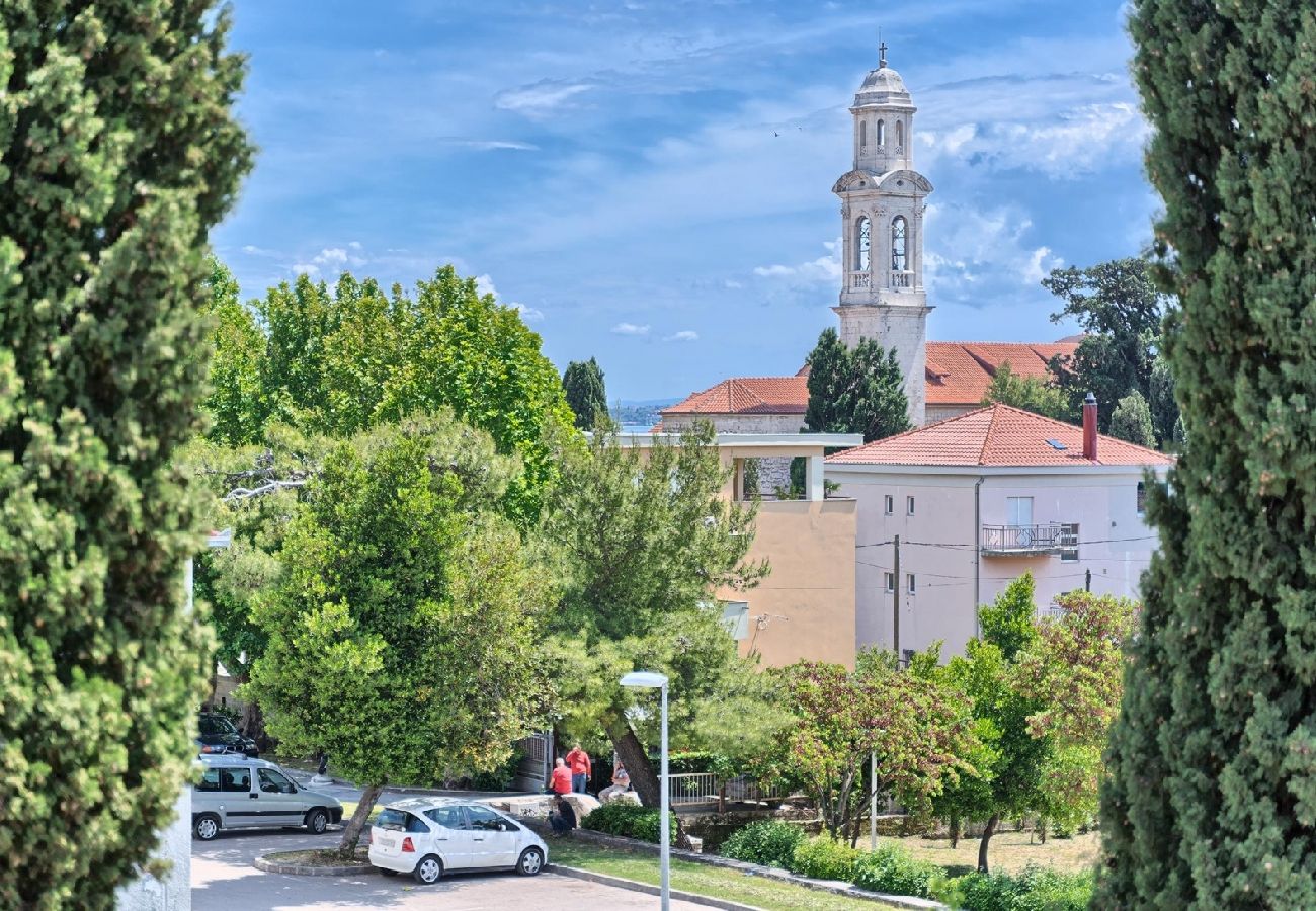 Ferienwohnung in Kaštel Lukšic - Ferienwohnung in Kaštel Lukšić mit Terrasse, Klimaanlage, W-LAN, Waschmaschine (5107-2)