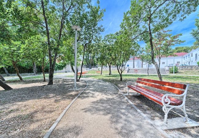 Ferienwohnung in Kaštel Lukšic - Ferienwohnung in Kaštel Lukšić mit Balkon, Klimaanlage, W-LAN, Waschmaschine (5107-1) Ferienwohnung in Kaštel Lukšic - Ferienwohnung in Kaštel Lukšić mit Balkon, Klimaanlage, W-LAN, Waschmaschine (5107-1)