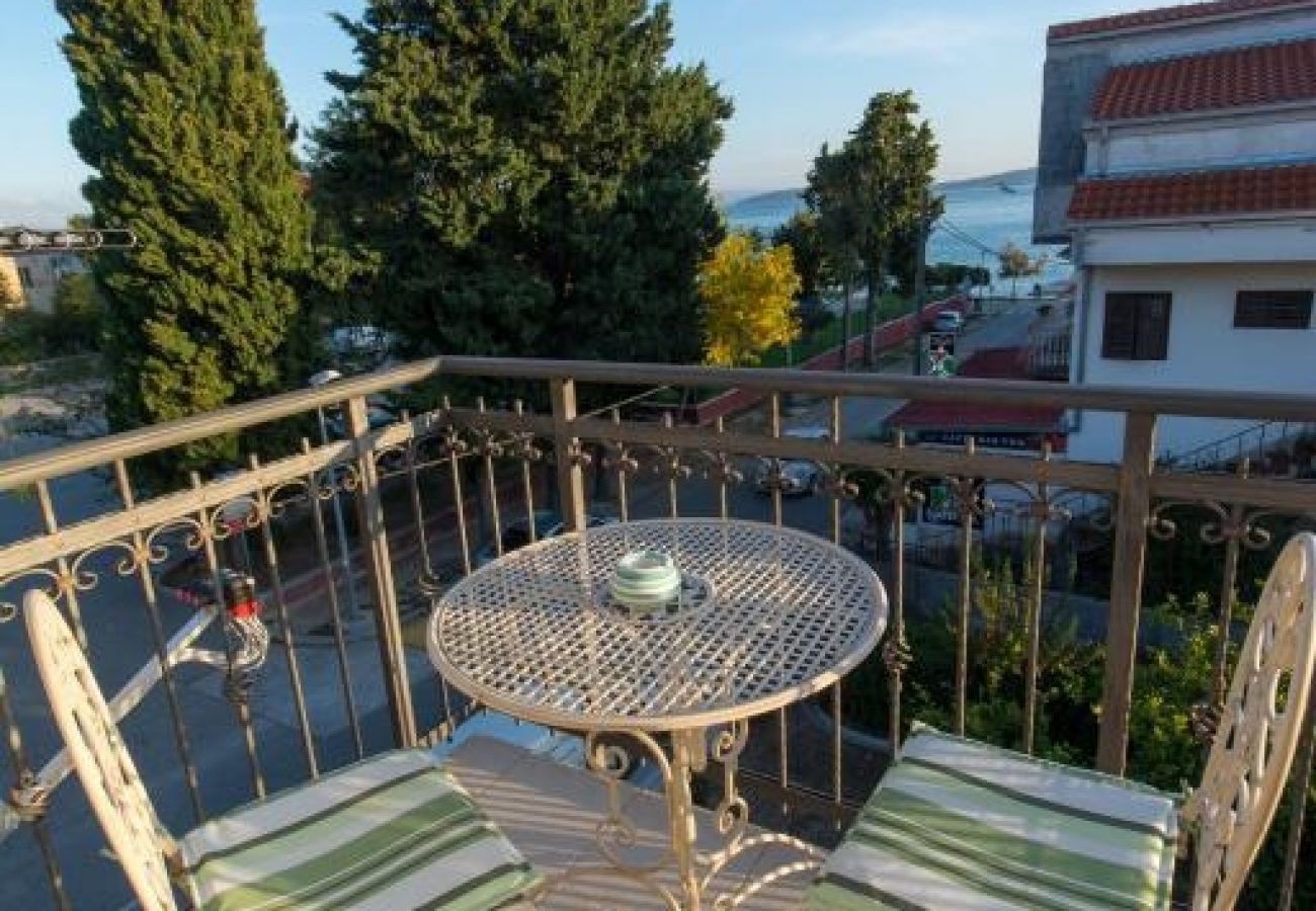 Ferienwohnung in Kaštel Novi - Ferienwohnung in Kaštel Novi mit Meerblick, Balkon, Klimaanlage, W-LAN (5110-1)