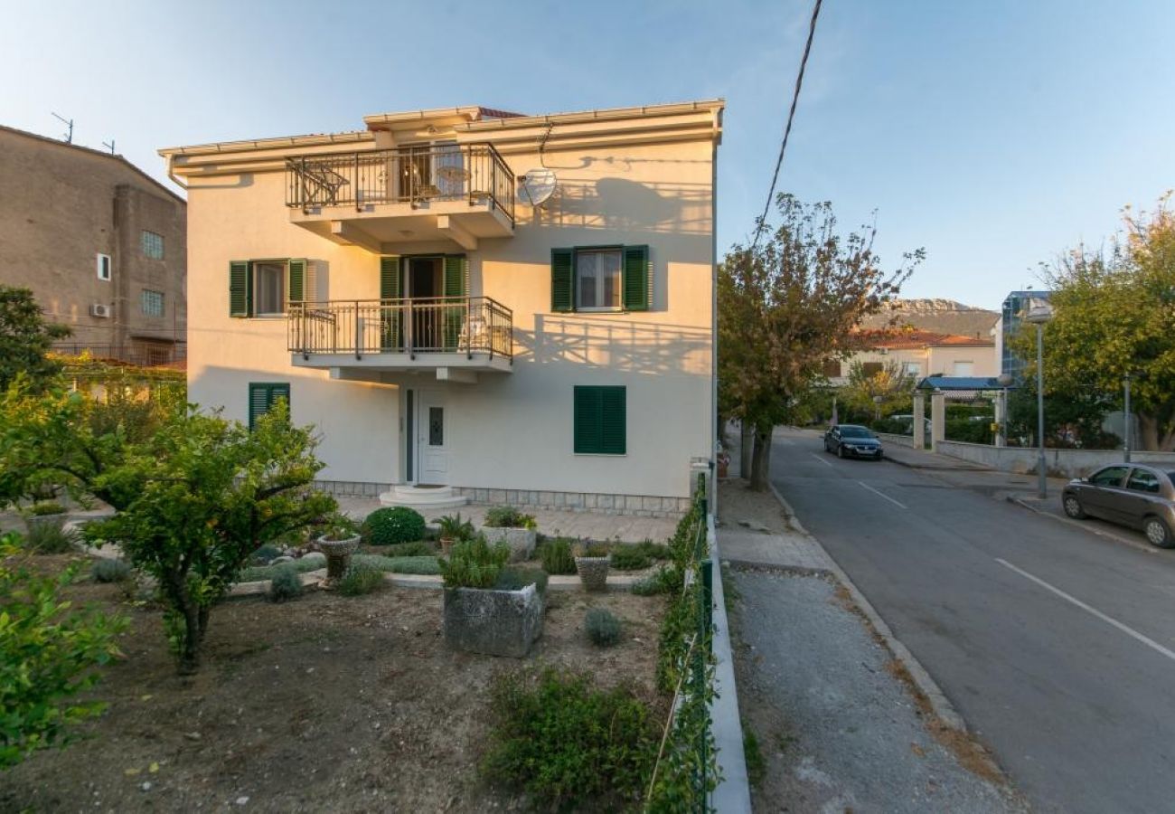 Ferienwohnung in Kaštel Novi - Ferienwohnung in Kaštel Novi mit Meerblick, Balkon, Klimaanlage, W-LAN (5110-1)