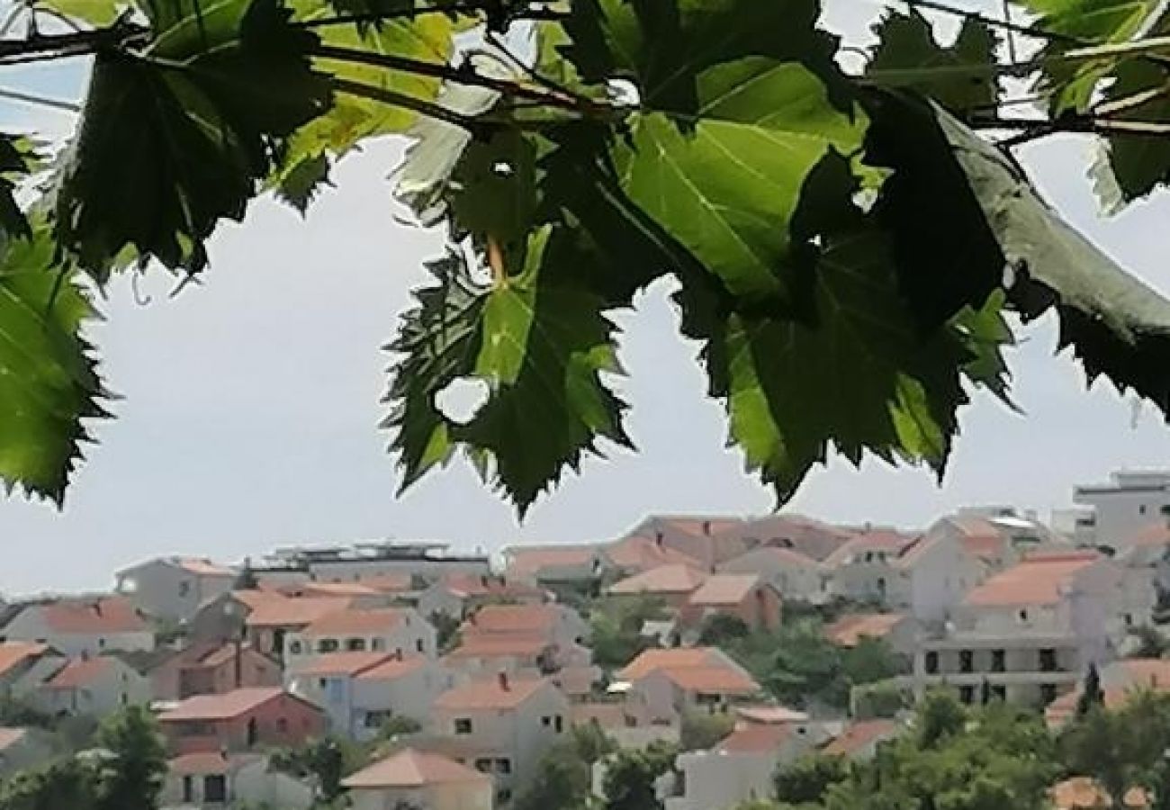 Ferienwohnung in Okrug Gornji - Ferienwohnung in Okrug Gornji mit Meerblick, Balkon, Klimaanlage, W-LAN (5106-2)