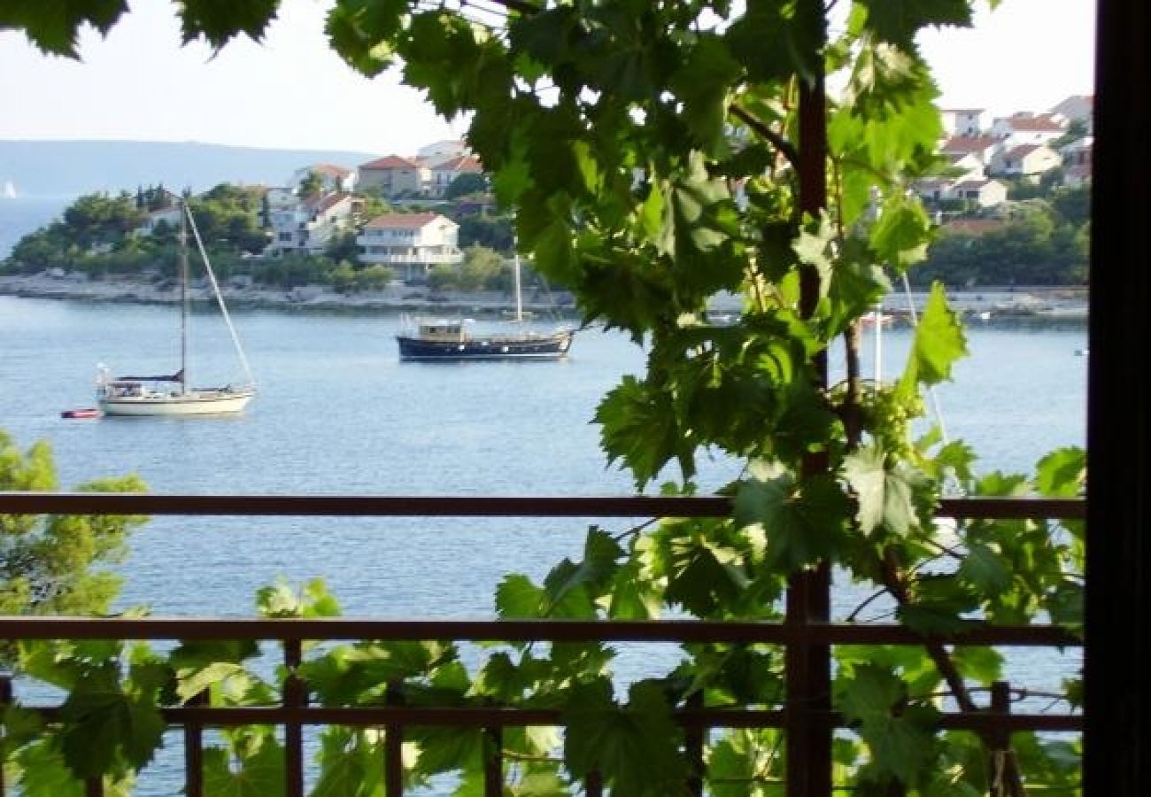 Ferienwohnung in Okrug Gornji - Ferienwohnung in Okrug Gornji mit Meerblick, Balkon, Klimaanlage, W-LAN (5106-1)