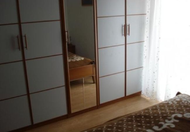 Ferienwohnung in Dugi Rat - Ferienwohnung in Dugi Rat mit Meerblick, Balkon, Klimaanlage, W-LAN (5113-3) Ferienwohnung in Dugi Rat - Ferienwohnung in Dugi Rat mit Meerblick, Balkon, Klimaanlage, W-LAN (5113-3)