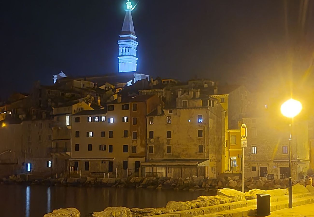 Ferienwohnung in Rovinj - Ferienwohnung in Rovinj mit Balkon, Klimaanlage, W-LAN, Waschmaschine (5116-2)